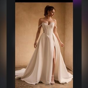 Sophia Tolli Ivory Wedding Dress size 10(NWT and no alterations)